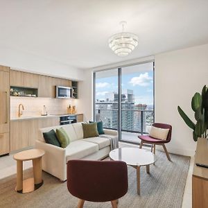 Deluxe One-Bedroom Apartment